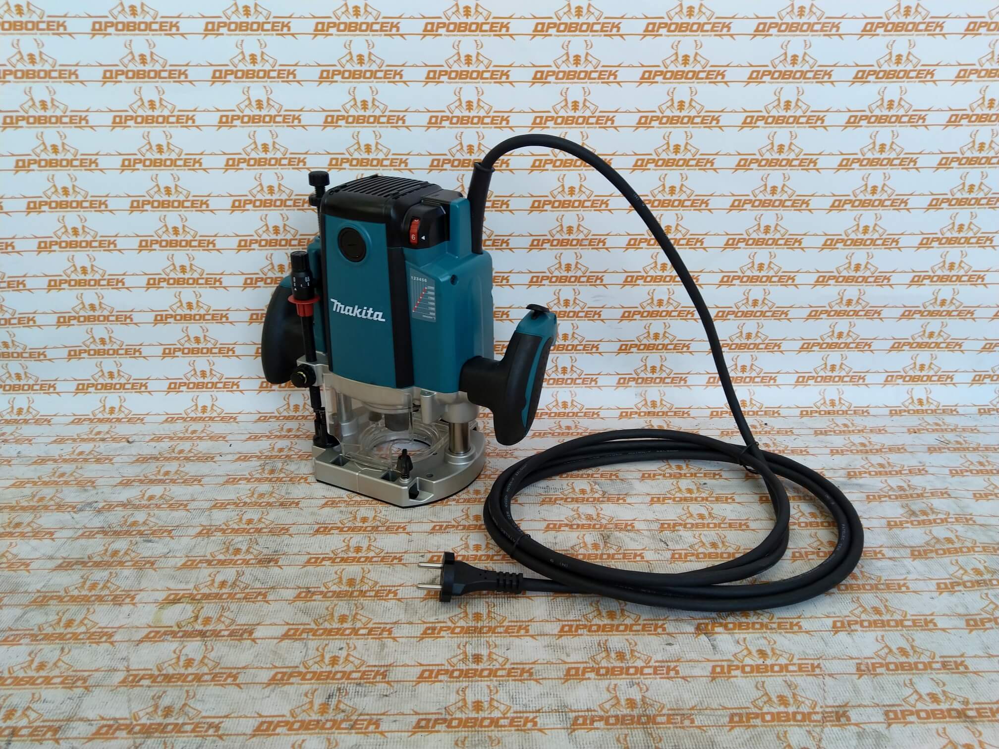 Фрезер Makita RP2301FC