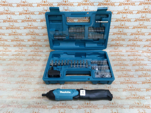 Makita DF001DW