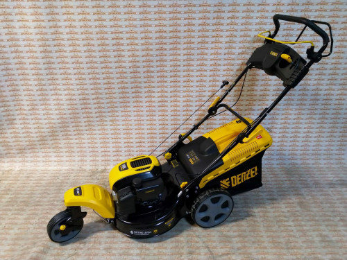 Бензиновая газонокосилка Denzel GLT-460SP-T, Trike 149 см3, 46 см, привод, панель, 60л / 58810