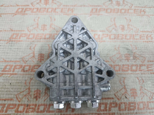 Крышка насоса для автомойки CARVER CW-1200/1400 в сборе с клапанами