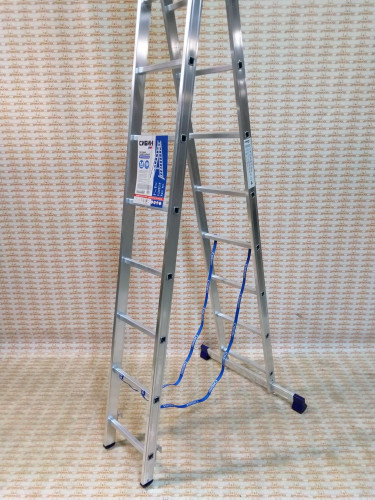 Лестница алюминиевая универсальная СИБИН двухсекционная со стабилизатором, 2х9 ступеней / 38823-09 (420 см)